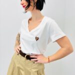 T-Shirt Femme En Coton Col V Avec Cœur Léopard Brodé