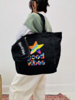 Sac Cabas Brodé “Good Vibes” avec Pochette Assortie – Accessoire Mode Coloré & Pratique – Image 2