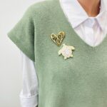 Broche Cœur Dorée – Bijou Fantaisie Élégant & Intemporel