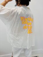 Chemise Blanche À Patchs Colorés & Message Dos – Esprit Bohème Fun – Image 6