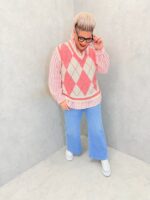 Pull sans manches à losanges rose et écru – Grande Taille – Esprit rétro chic et confort moderne