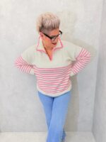 Pull rayé écru et rose avec col polo contrasté – Grande Taille – Douceur graphique et style casual chic