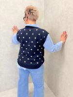 Pull sans manches à pois rose poudré – Grande Taille – Touche graphique et douceur moderne – Image 3