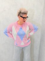 Pull en maille à losanges rose, écru et bleu – Grande Taille – Esprit rétro doux et tendance – Image 3