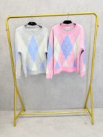 Pull en maille à losanges rose, écru et bleu – Grande Taille – Esprit rétro doux et tendance – Image 2