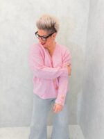 Gilet en maille douce écru avec boutons cœur dorés – Grande Taille – Élégance cocooning et féminité – Image 10