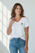 T-Shirt Femme En Coton Col V Avec Cœur Léopard Brodé