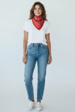 Carré Satiné Motif Bandana & Fleurs Esprit Chic Bohème – Image 2