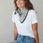 Triangle Bandana En Soie & Coton Motif Graphique