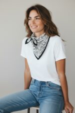 Triangle Bandana En Soie & Coton Motif Graphique