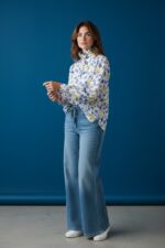 Chemise Fleurie Bleu Et Jaune En Coton À Col Officier – Image 3