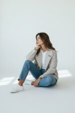 Veste Courte En Suédine À Col Tailleur Élégant – Image 4