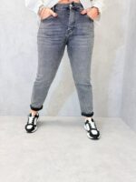 Jean Gris Grande Taille – Coupe Confort & Esprit Casual Chic