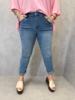 Jean Slim Grande Taille À Détails Brodés – Denim Stretch & Effet Froissé