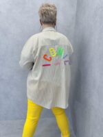 Chemise Oversize Rayée Grande Taille Détail Brodé Coloré – Image 6