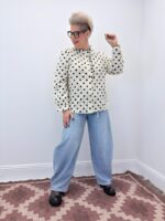 Chemise Grande Taille Pois Marine & Blanc – Esprit Chic Parisien – Image 3