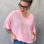 Blouse Fluide Grande Taille À Col V – Coupe Ample & Coloris Rose Poudré