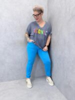 T-Shirt Grande Taille Iconic Col V Coupe Fluide – Image 8