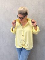 Blouse Fluide Pastel À Boutonnage Bijou – Élégance Décontractée Grande Taille – Image 6