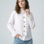 Chemise Victorienne À Détails Bijoux Dorés