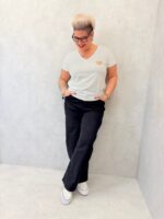 T-Shirt Col V À Cœur Doré – Élégance Minimaliste Grande Taille