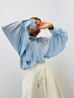 Blouse Évasée En Tissu Léger À Manches Bouffantes – Image 4