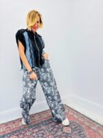 Top / Veste Fine Sans Manches À Détails Dentelle – Image 2