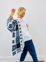 Gilet Long Crochet Bohème Graphique – Image 2