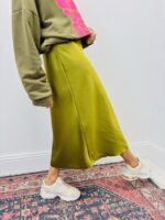 Jupe Satinée Coupe Fluide – Image 5