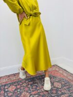 Jupe Satinée Coupe Fluide – Image 2