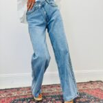 Jean Wide Leg Détail Clous & Boutonnage Décalé