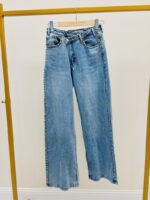 Jean Wide Leg Détail Clous & Boutonnage Décalé – Image 5