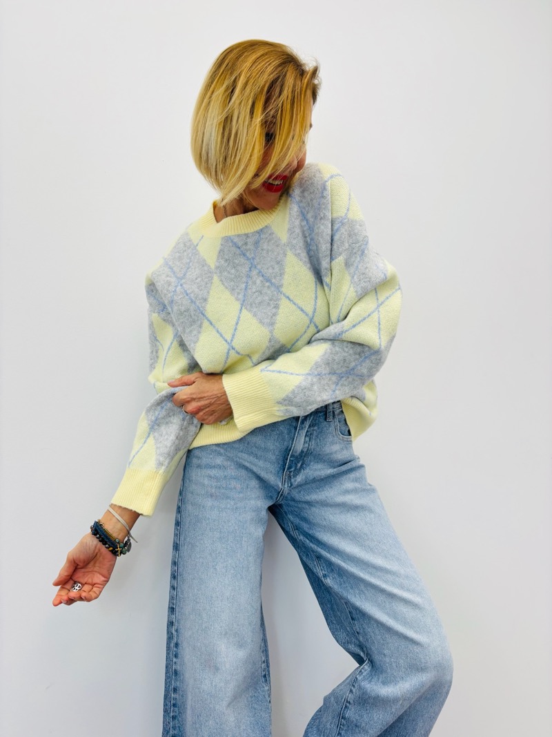 IMG_4358 Pull Motif Argyle Pastel – Élégance Vintage Modernisée – Image 1