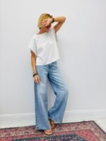 T-Shirt Rivets Manches Structurées – Esprit Minimal Chic – Image 2