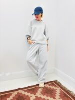 Sweat Coupe Large Gris Chinée Patch “Stay Soft” – Image 3