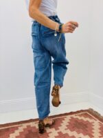 Jean Coupe Barrel Taille Haute Structurée – Image 4