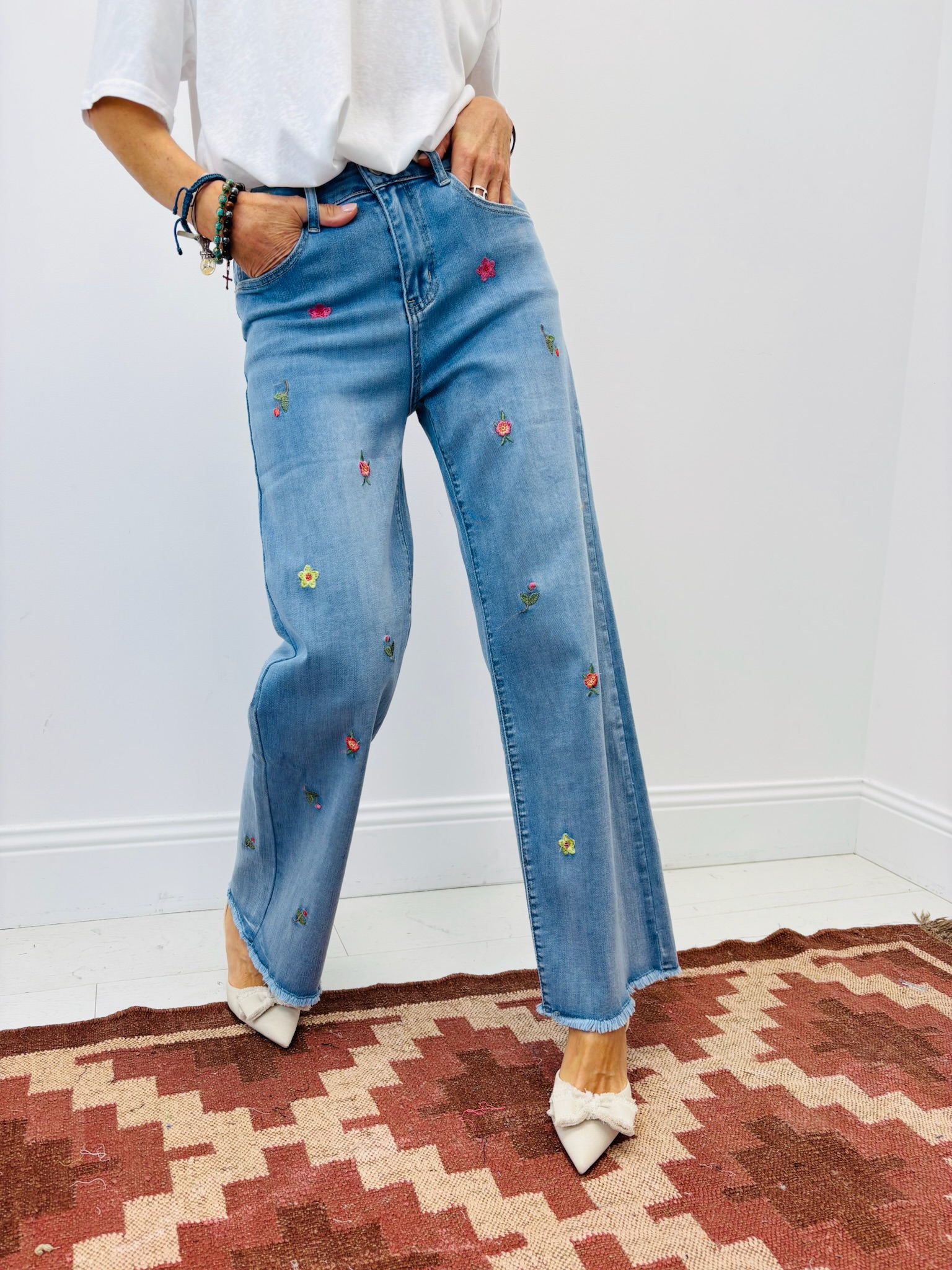 IMG_5316 Jean Wide Leg Broderies Florales Esprit Bohème – Image 1