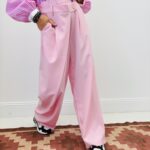 Pantalon À Pince Boutonnage Décalé Coupe Fluide Élégante