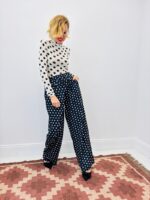 Pantalon À Pois Boutonnage Décalé Coupe Large – Image 3