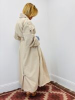 Trench Long Détail Vichy Coupe Élégante Ceinturée – Image 5