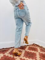 Jean Coupe Balloon Denim Clair Taille Haute – Image 5