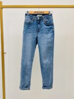 Jean Mom Fit Denim Bleu Délavé Taille Haute – Image 2
