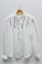 Chemise Brodée Col Volants Esprit Bohème – Image 3