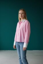 Chemise Rose À Col Et Poignets Blancs Élégance Intemporelle