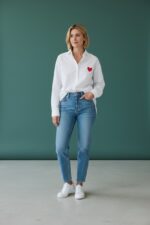Chemise Blanche À Cœur Brodé Esprit Iconique – Image 4