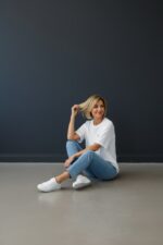 T-Shirt Blanc À Message Coloré Esprit Good Vibes – Image 2