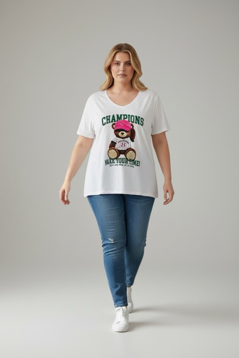 Photoroom_20260218_092305 T-Shirt Grande Taille “Champions” Ours Baseball – Esprit Casual & Sport Chic – Image 1
