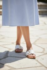 Nu-pieds – Minimalisme Chic & Élégance Estivale