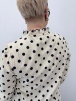 Chemise Grande Taille Pois Marine & Blanc – Esprit Chic Parisien – Image 4