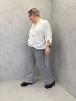 Blouse Fluide Pastel À Boutonnage Bijou – Élégance Décontractée Grande Taille – Image 8